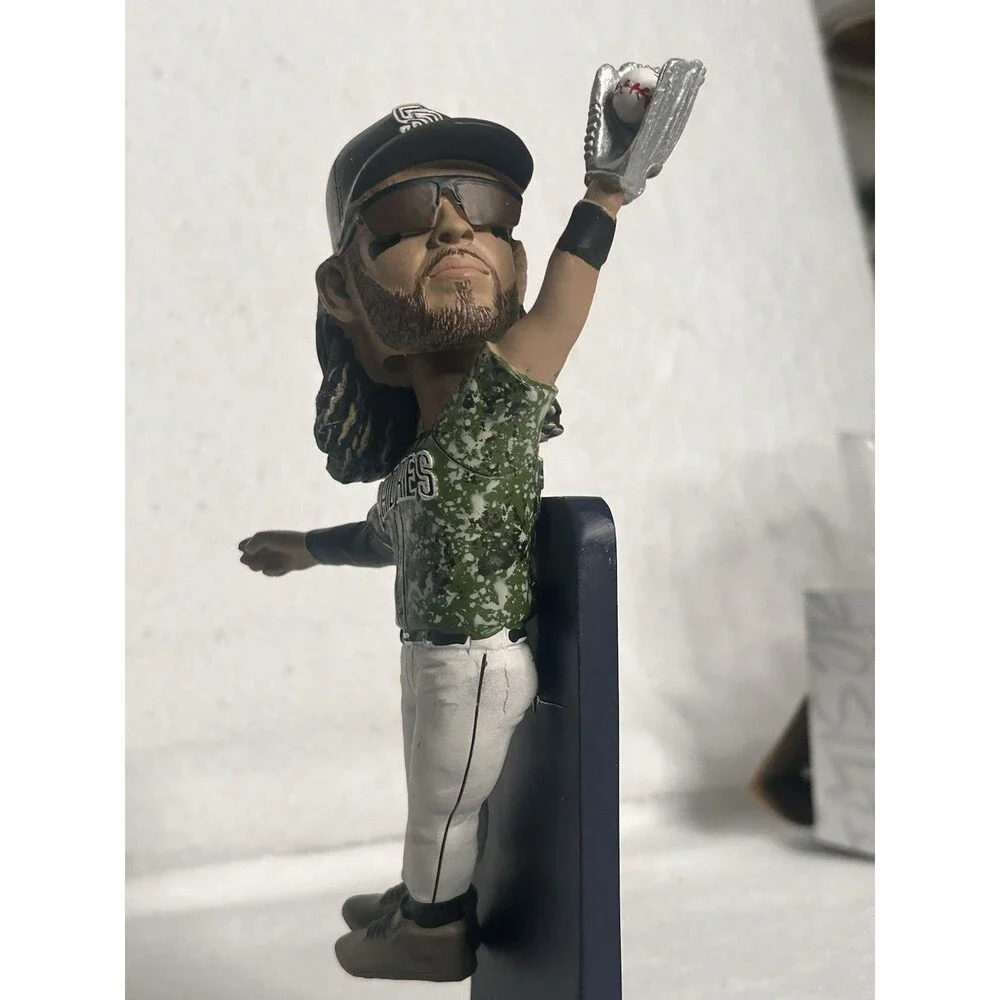 NEW Fernando Tatis Jr. 2024 San Diego Padres Platinum Glove SGA Bobblehead